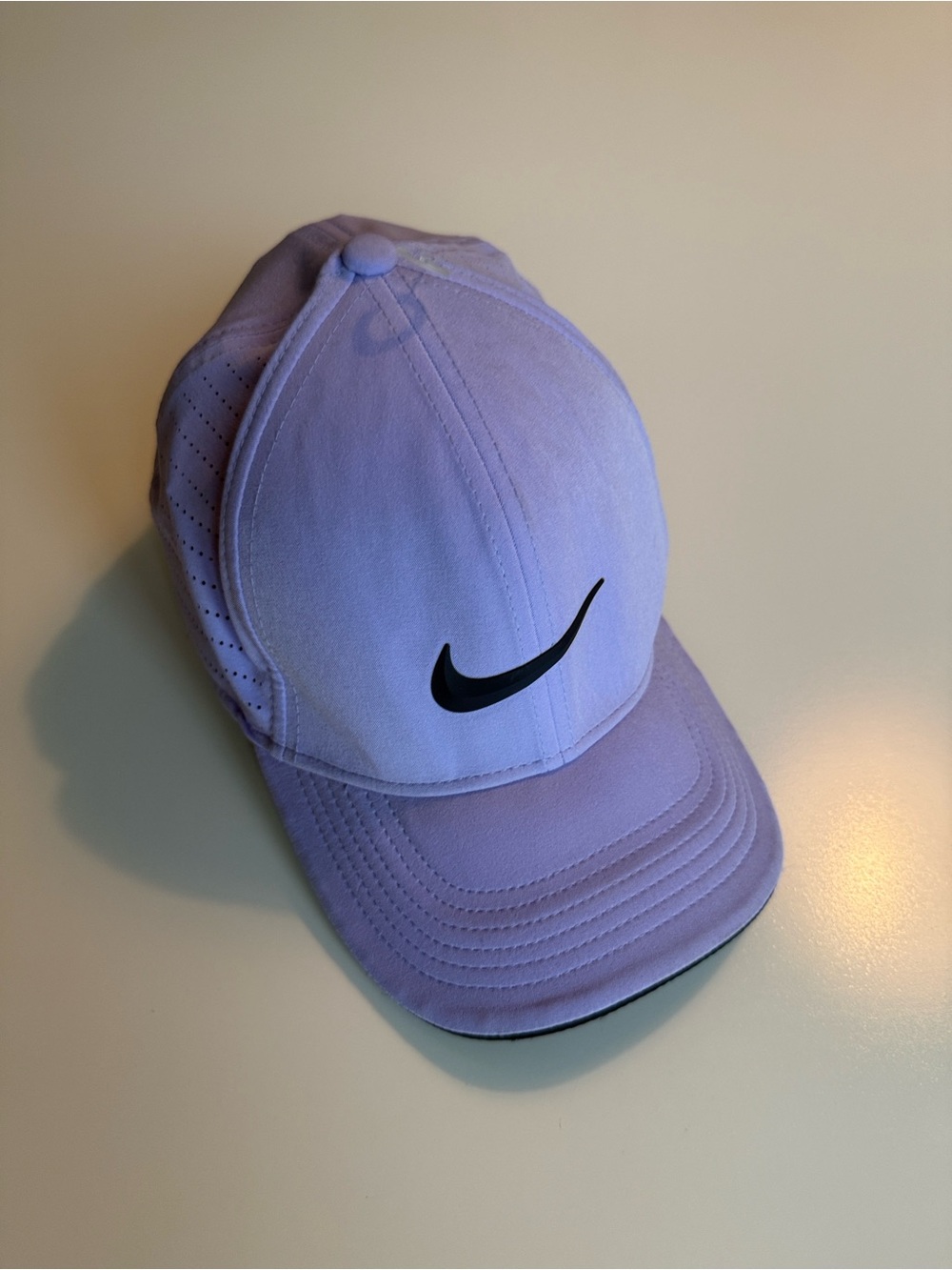 Nike Dri-FIT ADV Classic 99 perforated golf hat lavender NWOT Size L/XL